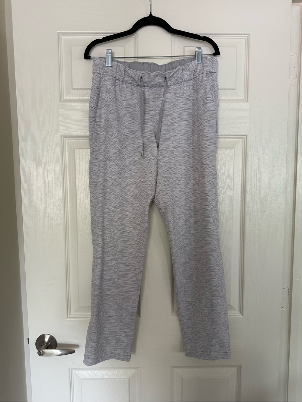Lululemon On the Fly Crop - Space Nimbus Gray
